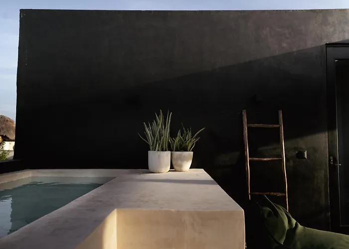 Design Luxury Villa, 3 Pools, Rooftop, Near *